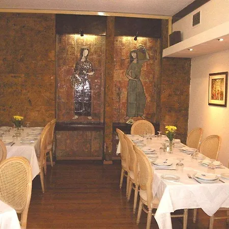 Hotel Ionis 3*