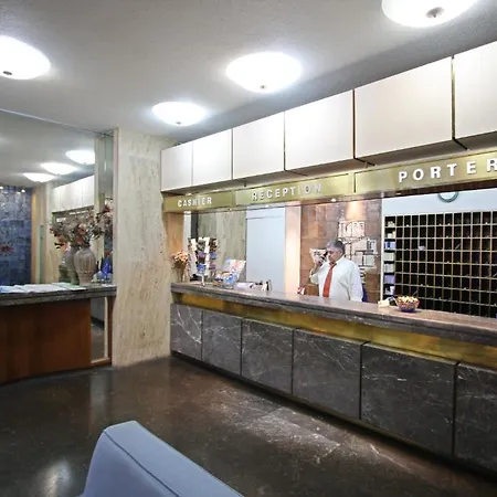 Hotel Ionis 3*